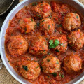 Comment préparer des délicieuses boulettes de bœuf à la tomate