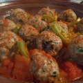 Comment préparer un délicieux Tajine de Boulettes de Viande Hachée à la Tomate