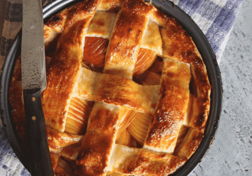 Comment préparer une délicieuse tarte aux pommes avec sauce caramel au beurre salé